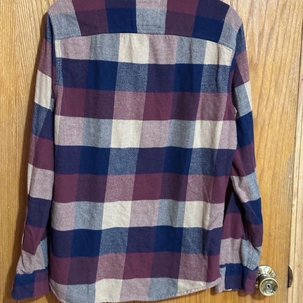 Hollister sz medium Men's Casual Plaid Shirt - Burgundy, Navy, and Tan (F) - Picture 5 of 7